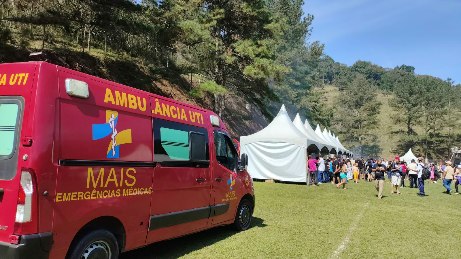 Ambulância UTI da Mais Emergências Médicas em atendimento de evento